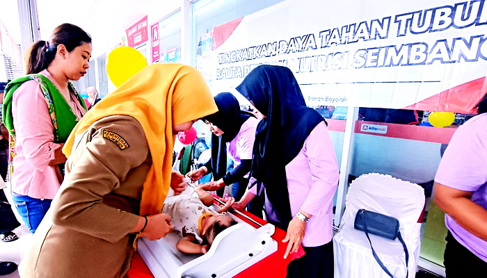 Dukung Tumbuh Kembang Anak, Alfamidi Edukasi 100 Keluarga Balita di Sragen Secara Gratis