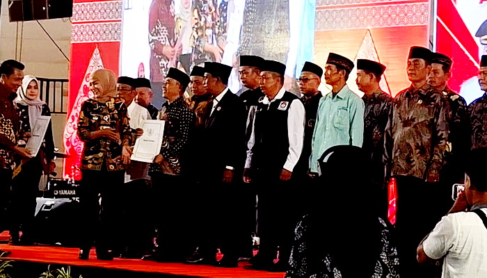Bupati Kendal, Kukuhkan 1.729 Anggota BPD, Perkuat Legitimasi dan Peran Strategis Pemerintahan Desa
