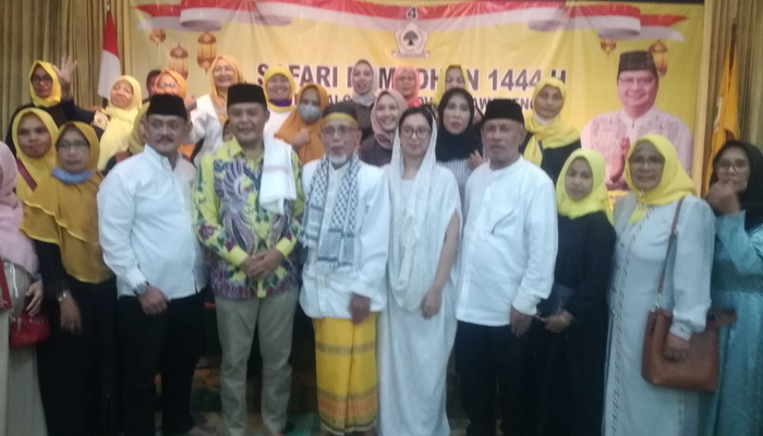 Drs. H. Juliyatmono PLT Ketua DPD Golkar Surakarta Mengharap Jumlah Anggota Legislatif Bisa Meningkat