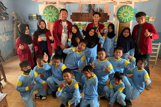Mahasiswa KKN Unisri 2023 Lakukan Pelatihan Microsoft Word bagi Siswa Kelas V MI Muhammadiyah Brangkal