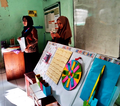 Bahasa Inggris Seru! Inovasi Media Pembelajaran Story Box & Web-Based ISL Diminati Siswa
