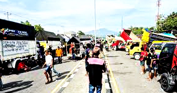 Sopir Truck adakan Demo di Ring Road Mojosonggo – Kebakramat Macet Total